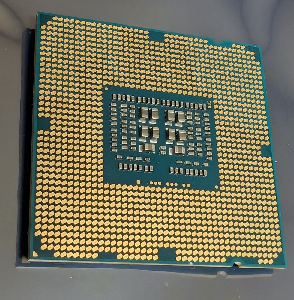 Intel Xeon CPU E5-2420 V2 2.20GHz 15MB Cache 6 Core LGA1356 Processor SR1AJ