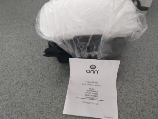 On Virtual Reality Smartphone Headset