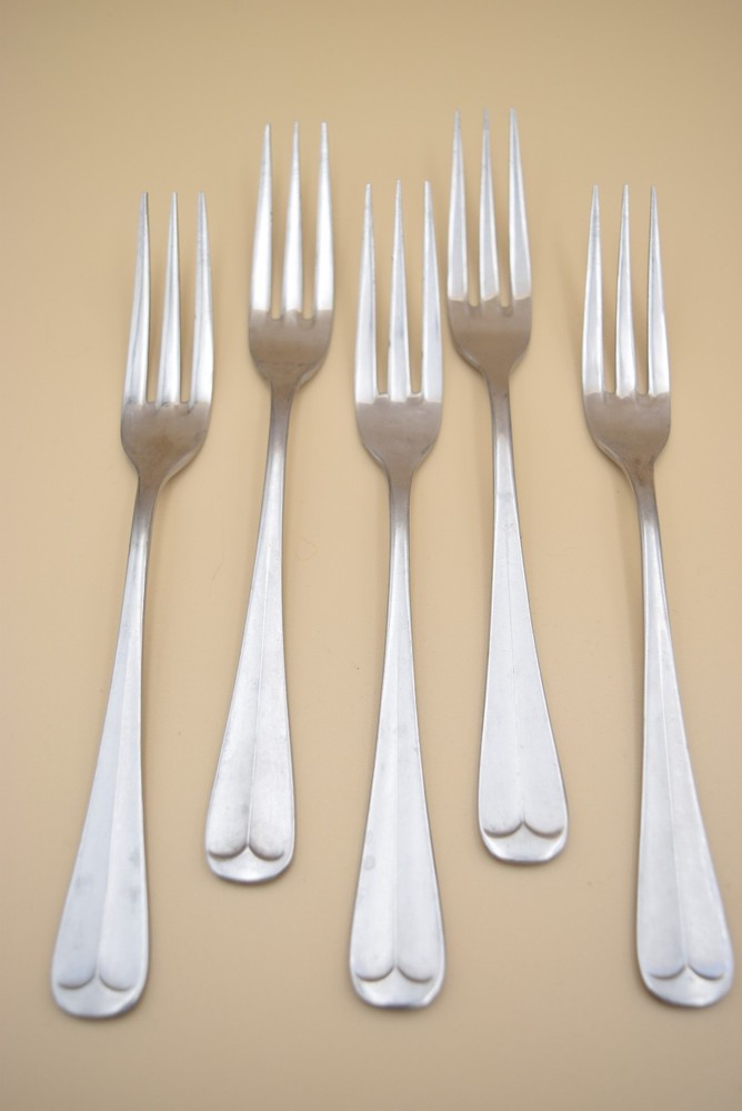 19pc Northland Post Road Flatware Set Dinner Salad Forks Tablespoons Teaspoons