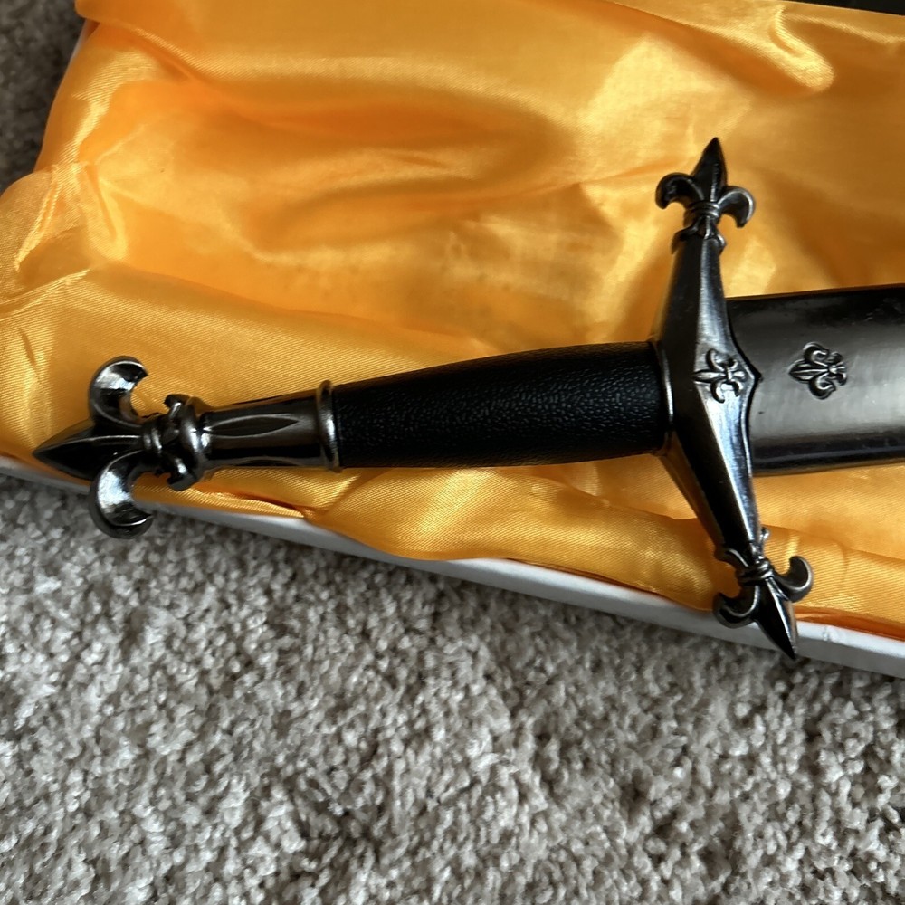 Medieval Dagger Replica