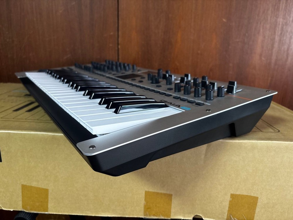 Roland Gaia 2 37-key Virtual Analog Wavetable Synthesizer w/ box