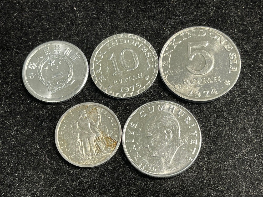 World Foreign 5 Coins Lot