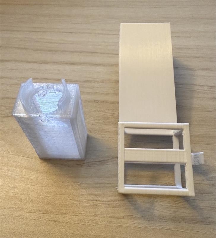Queen Introduction System – Ventilated Cage + Hanging Holder for Langstroth Hive
