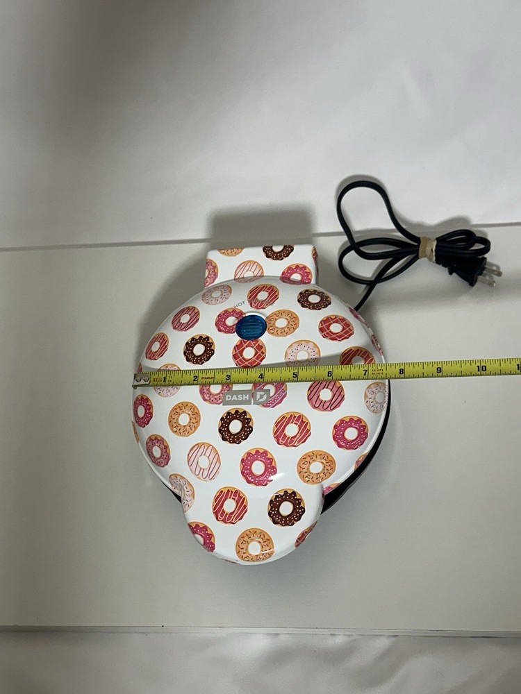 Dash Express Mini Donut Maker With Donut Graphic Print