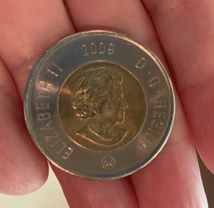 Canada 2009 Regular $2.00 Toonie!!