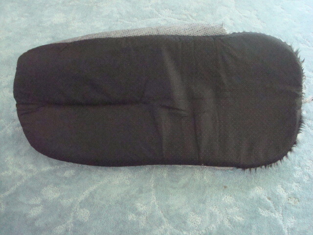 GRAY SLIPPER DOG/CAT BED