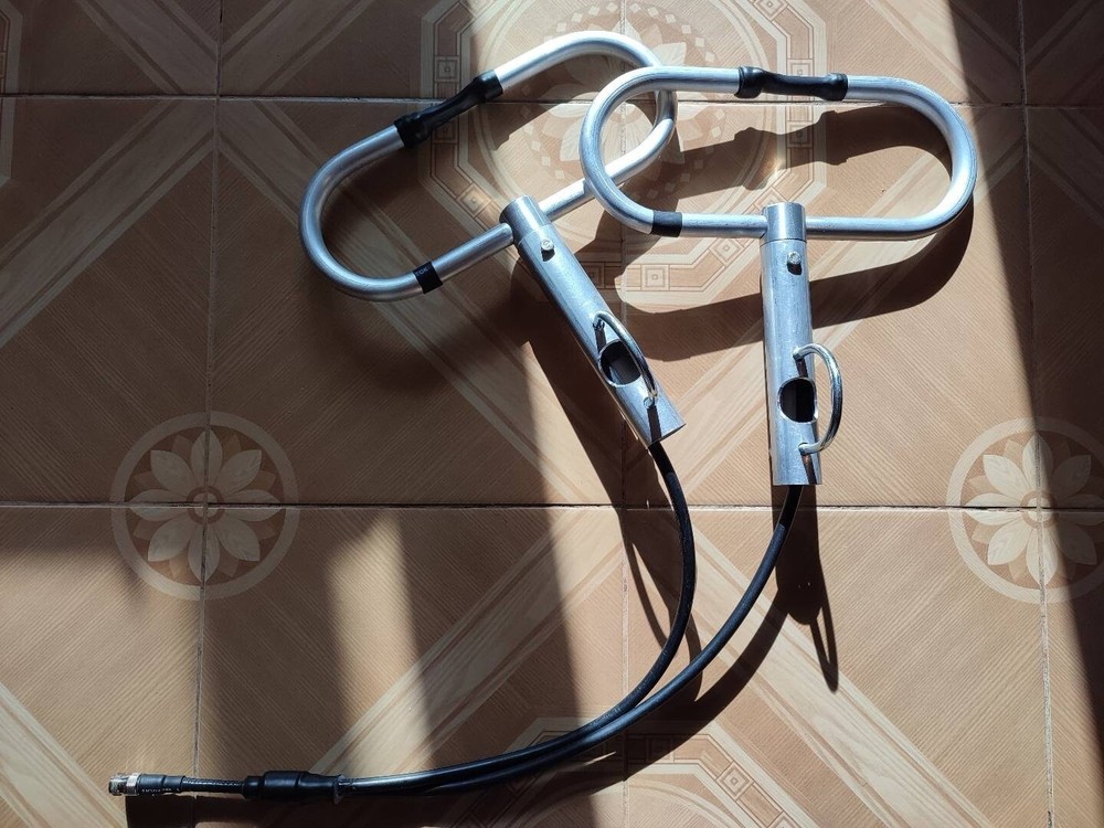 UHF wide band Antenna, 2-element folded dipole array 400-470 MHz