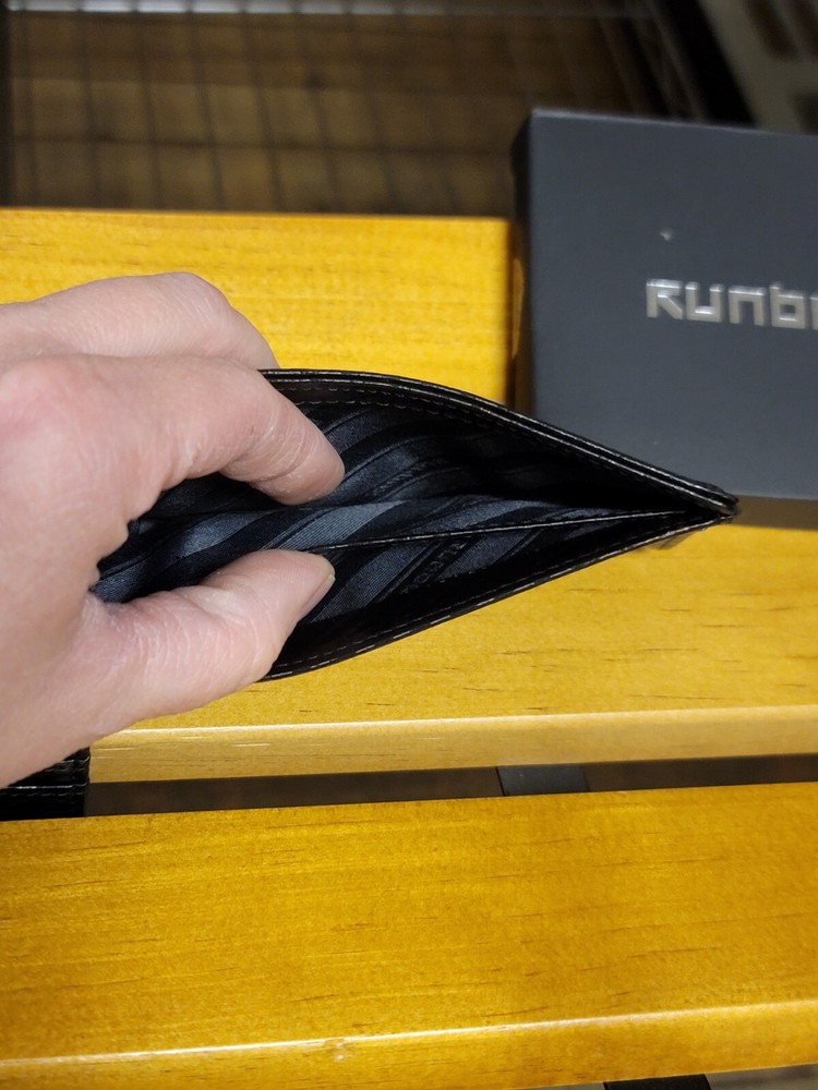 Runbox RFID Slim Wallet - Leather - New With Giftbox..