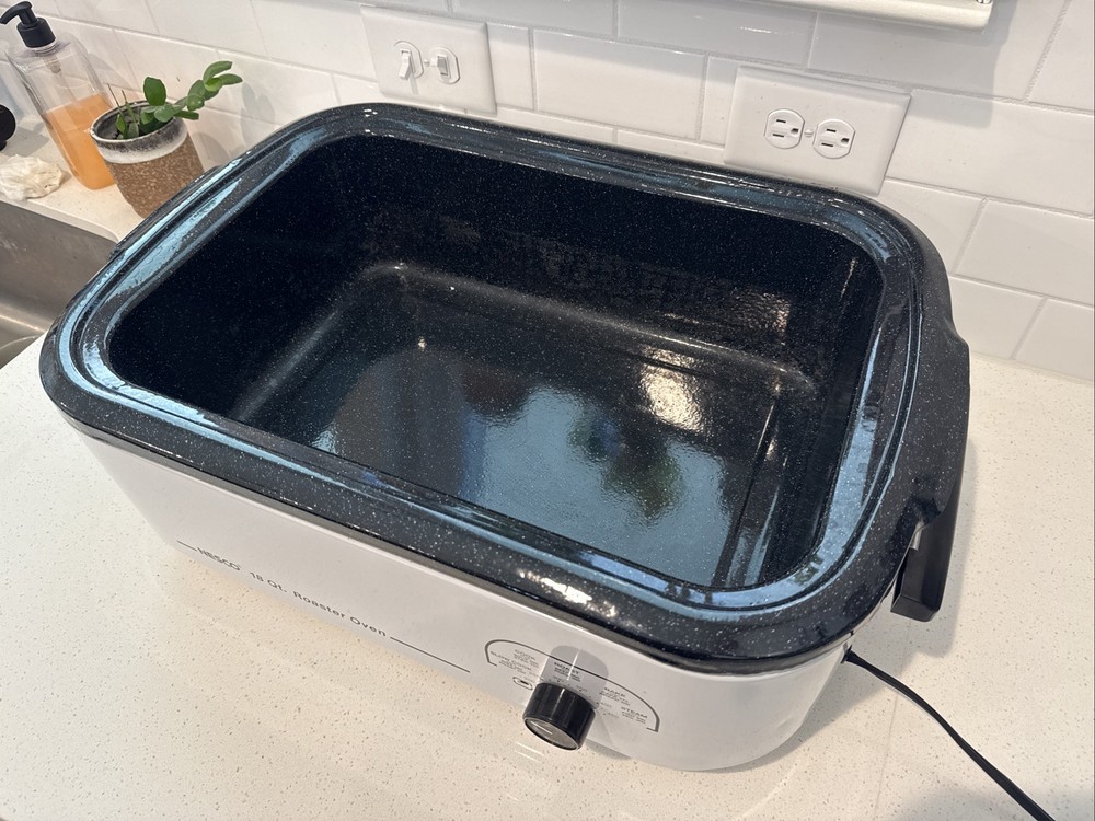 Nesco 18-Quart Roaster Oven 4208-14 White Non Stick Interior - Tested & Working