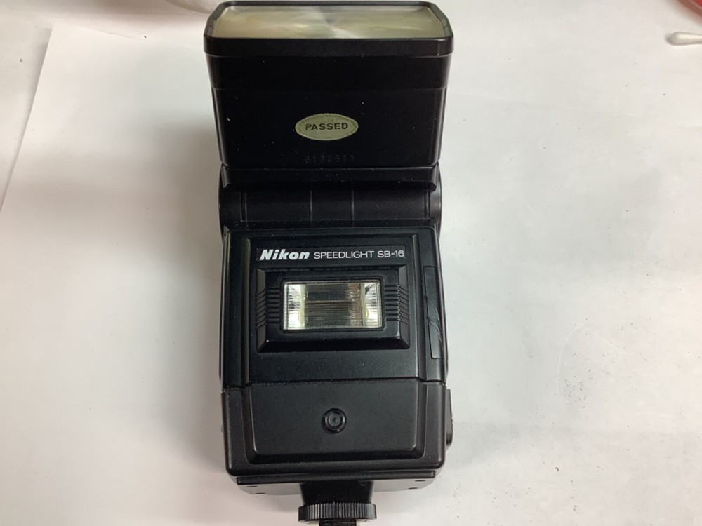 Nikon  Speedlight  SB-16  - GOOD CONDITION - TESTED & WORKING