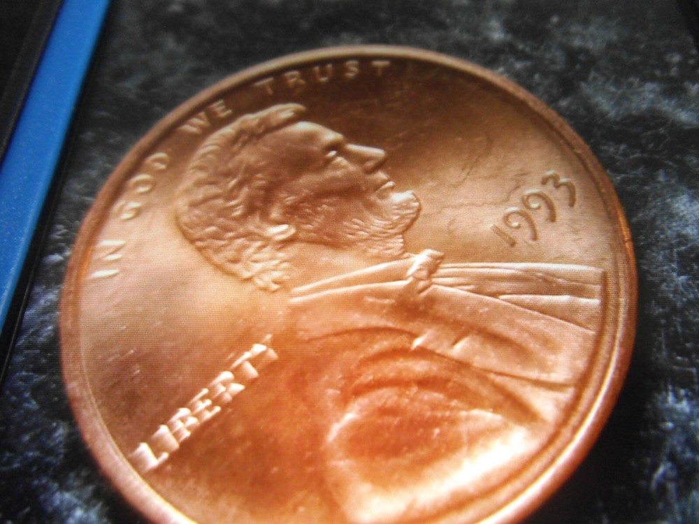 1993 P Lincoln Cent w/ Die Strike ERROR Under Chin * LOOK *