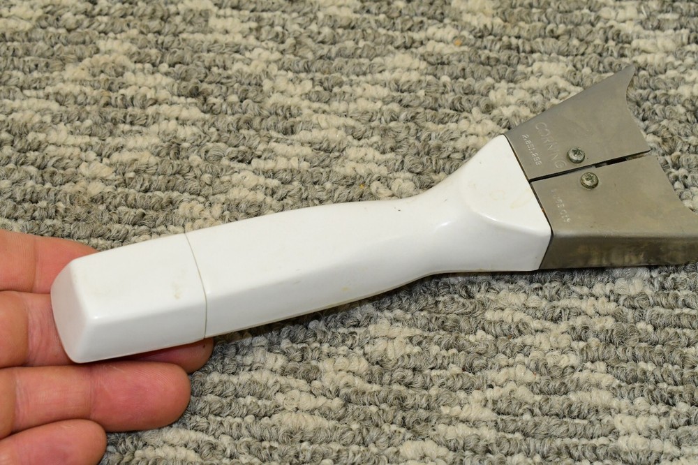 Corning Ware LockOn Detachable Handle White Casserole Holder Twist Lock