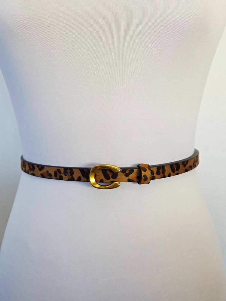 Thin leopard print belt with C gold buckle