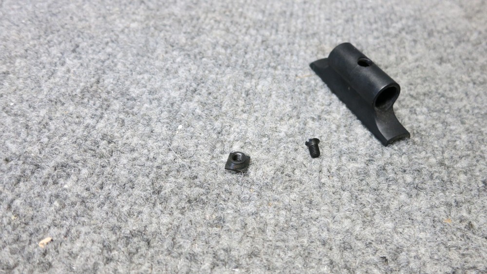 CVA BOBCAT MUZZLELOADER ROD THIMBLE WITH SCREW, VERY GOOD USED CONDITION.