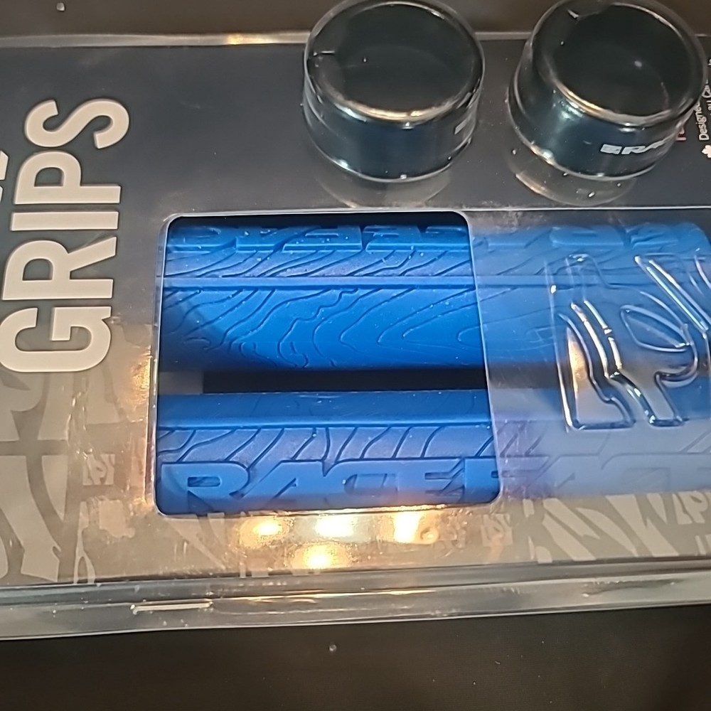 RaceFace Half Nelson Lock-On Grips - Blue
