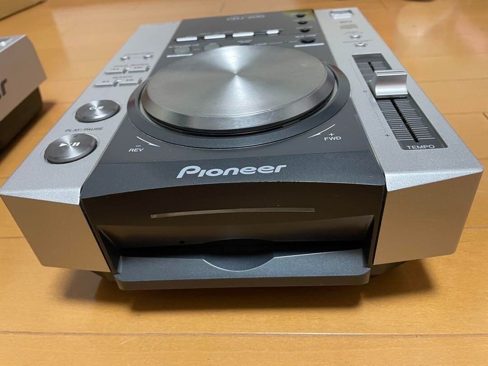 Pioneer CDJ-200 DJ Turntable Player Controller Mix Loop CD MP3 Player