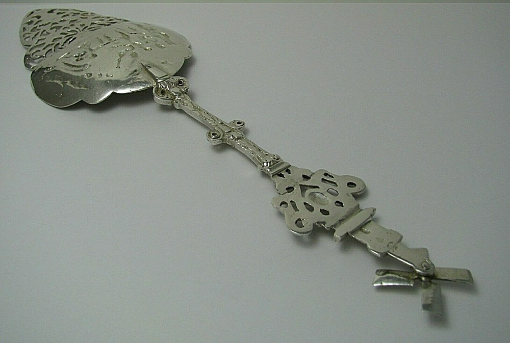 HANAU GERMANY 800 SILVER PIE SERVER PASTRY SERVING STRAINER by Jean Schlingloff