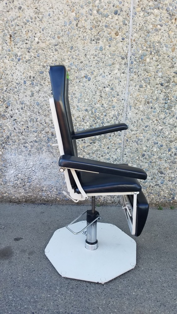 UMF Medical Power Exam Table