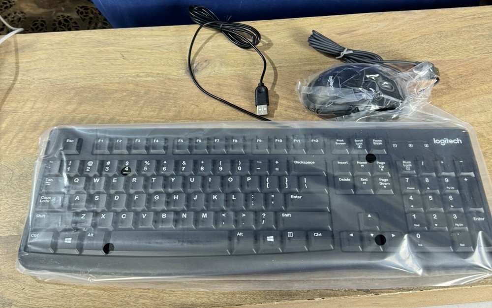 Logitech MK120 Wired USB Keyboard Mouse Desktop Combo Set