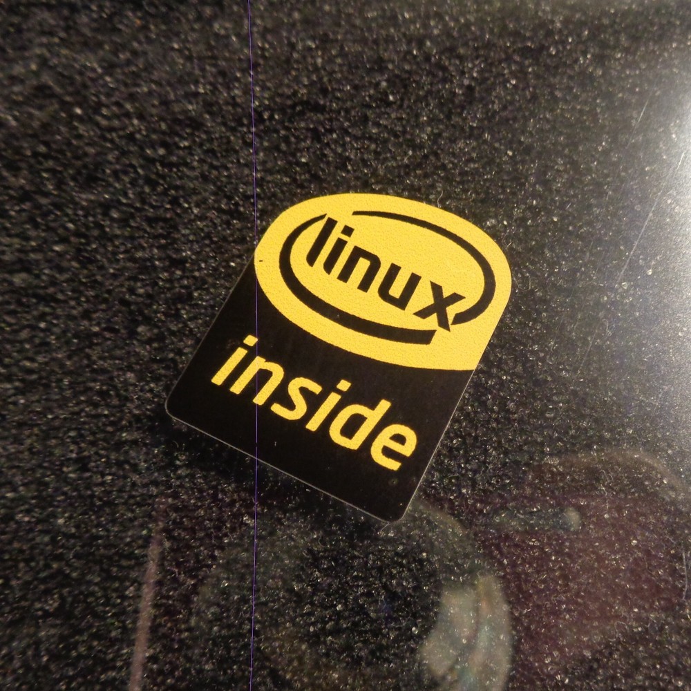 Linux Inside Vinyl Sticker Logo Emblem Badge 19x24mm [801]