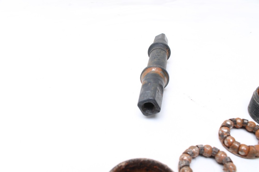 Bottom Bracket Square Taper 3PL 02C4 With Bearings RUST