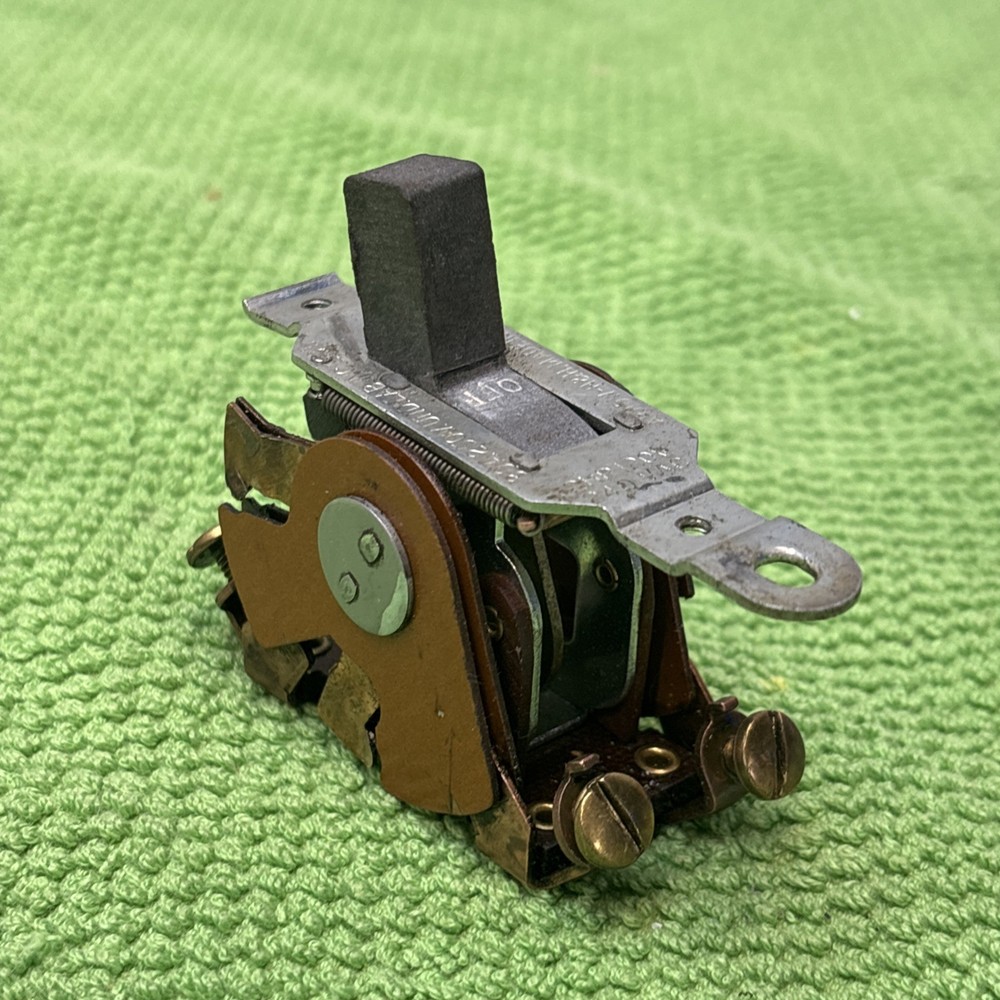 FLOOR MACHINE ARROW ON/OFF SWITCH, OBSOLETE TESTED WORKING