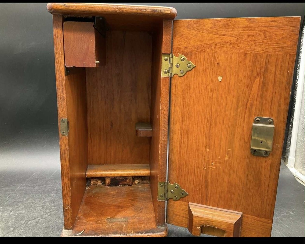 BAUSCH & LOMB MICROSCOPE W/ORIGINAL WOODEN CASE