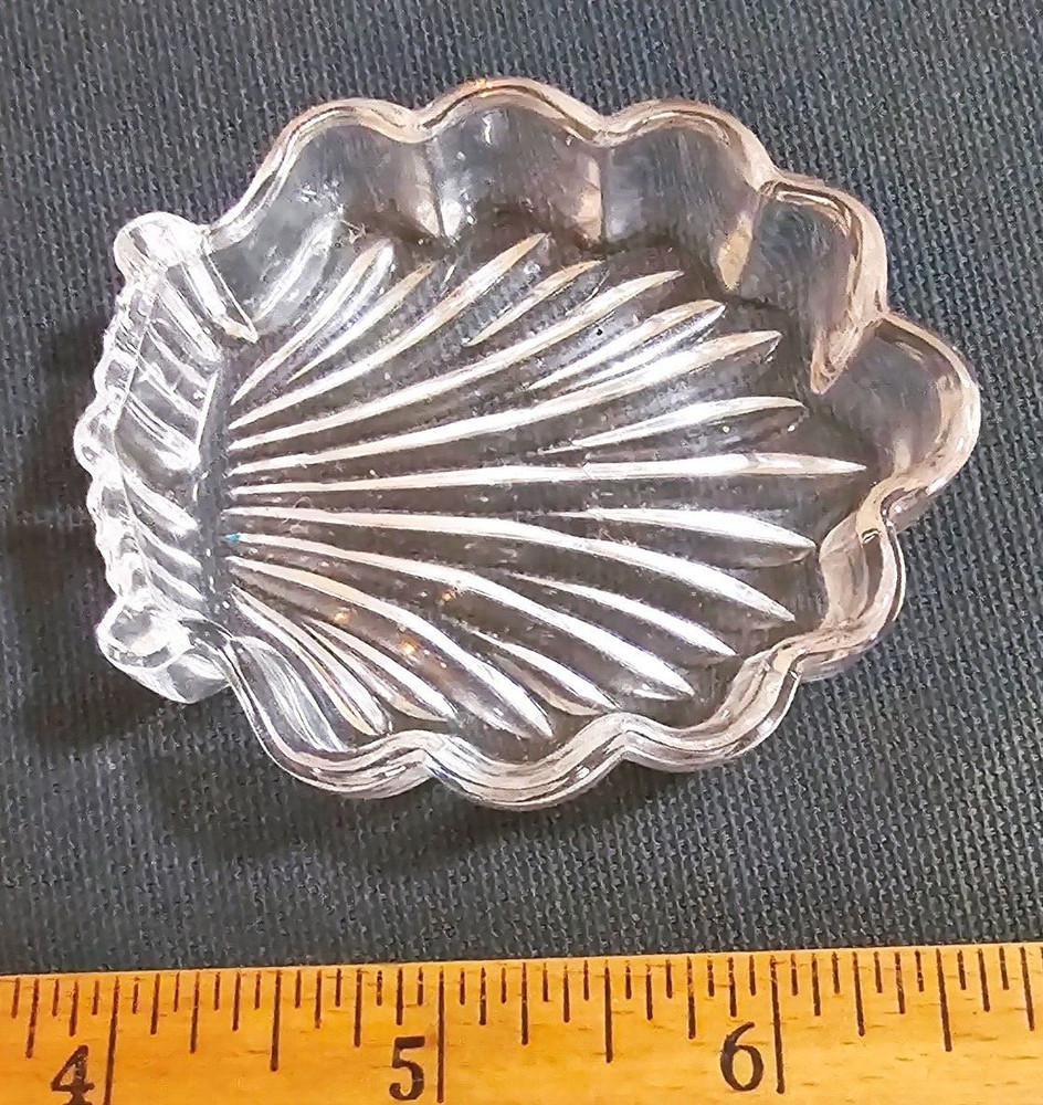 Nice Small Scalloped Bowl Trinket Candy Dish