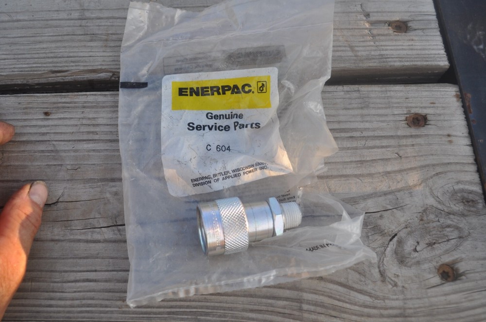 CR400, High Flow Hydraulic Coupler, Female Half Enerpac