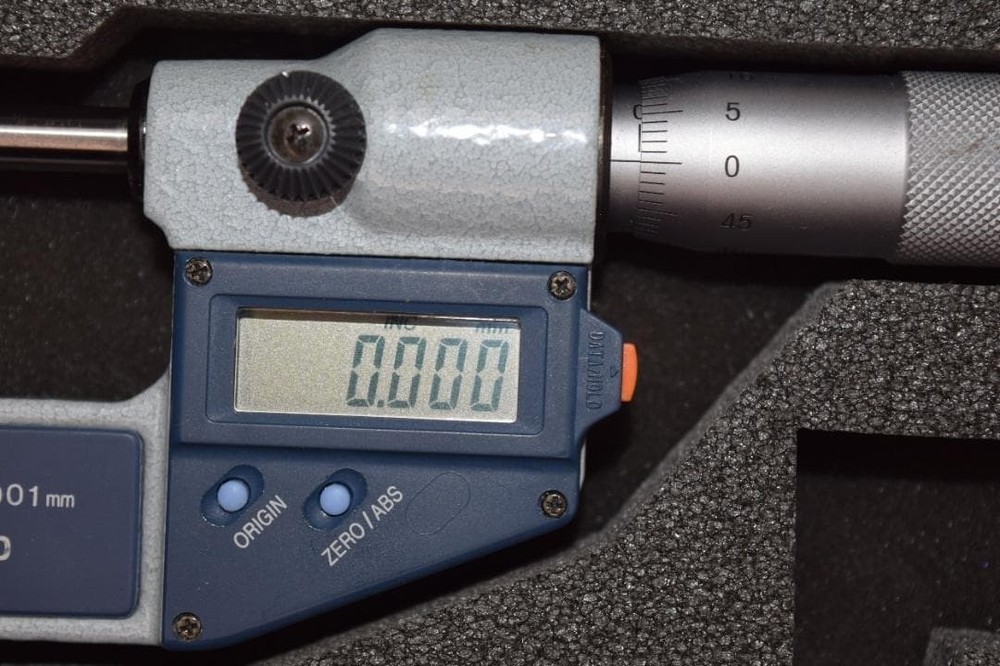 Mitutoyo Digimatic Micrometer MDC-25M #85