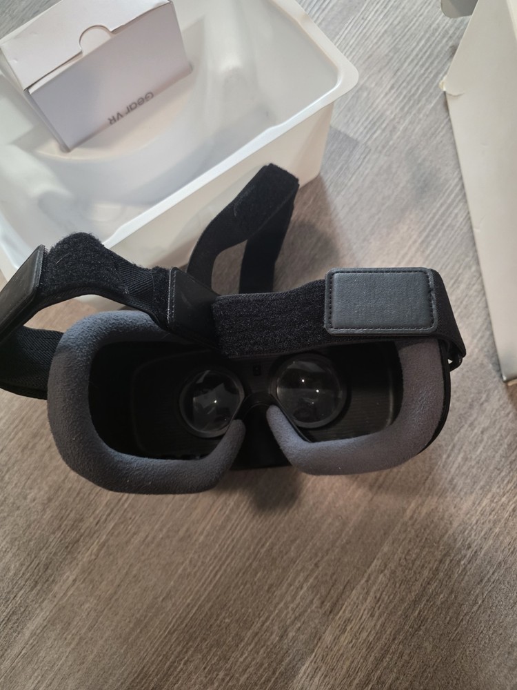 Samsung Gear VR Smartphone VR Headset Black Micro USB Plastic Virtual Reality