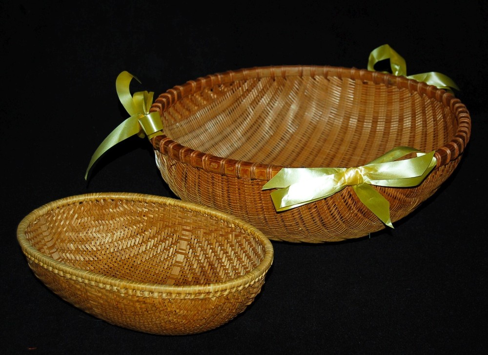 VINTAGE Large and Medium Fruit Bread Baskets