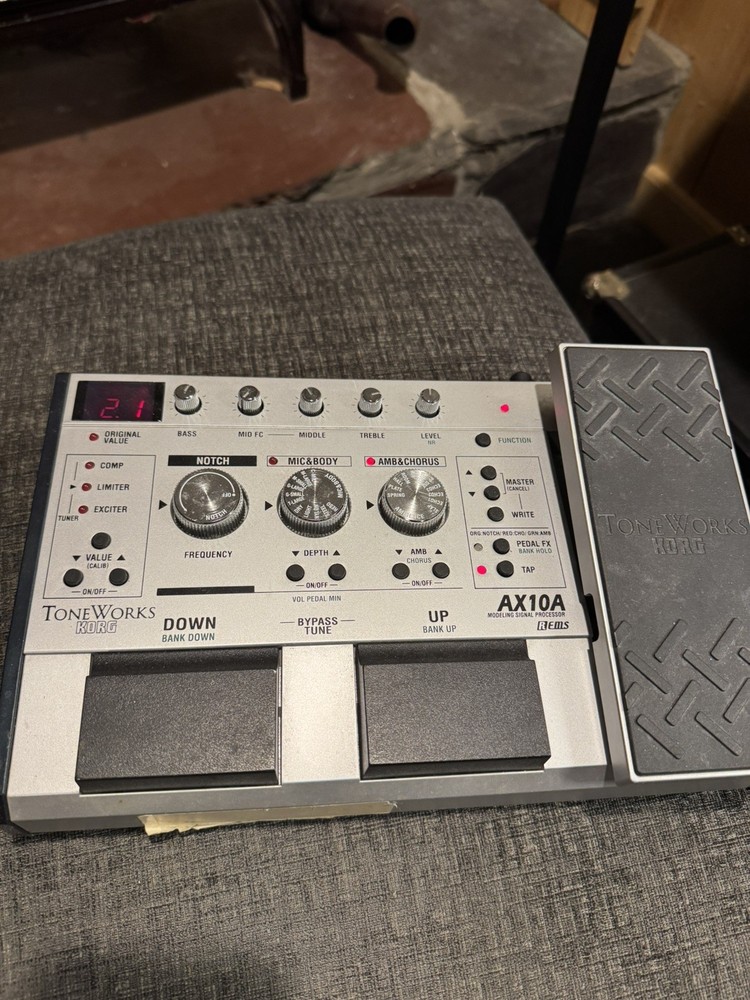 Korg ToneWorks AX10A  Modeling Signal Processor!!