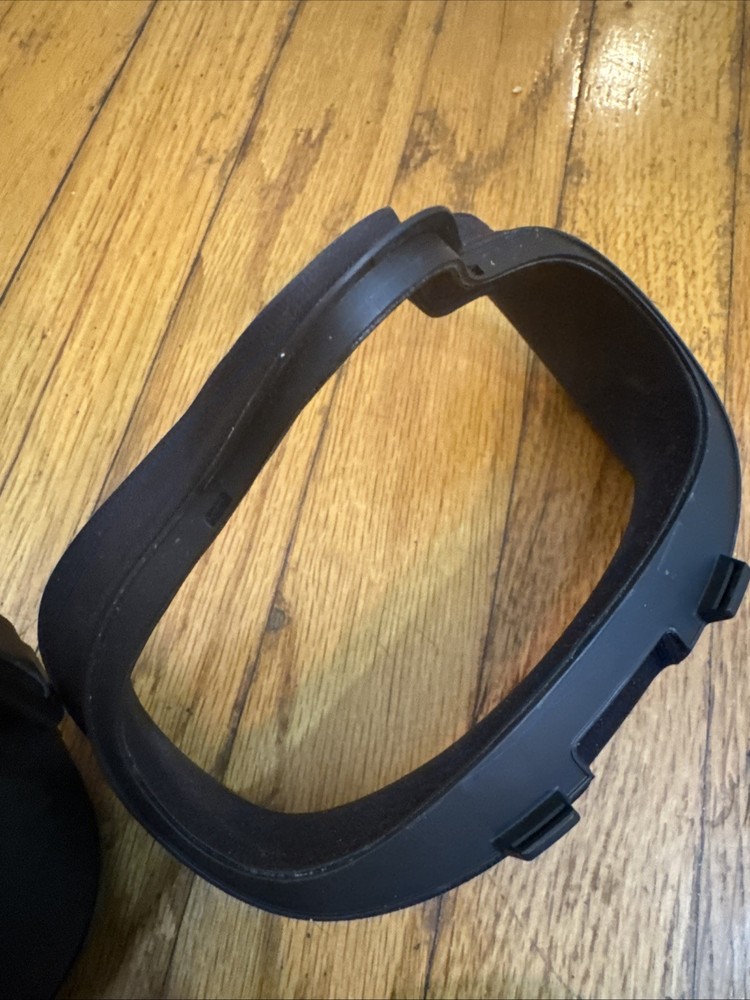 OCULUS VR HEADSET MODEL MH-B Only