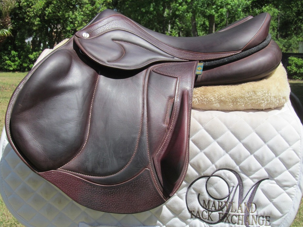 17.5" DEVOUCOUX ENARA jumping saddle(CRYSTALS)-(INCLUDES ACCESSORIES) 2024 MODEL