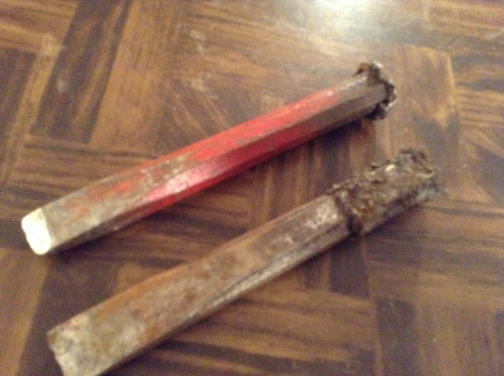 Lot of two chisels