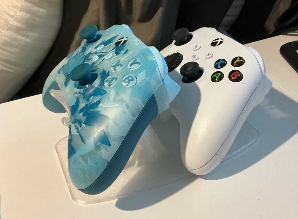 3d printed due controller holder PETG Transparent white