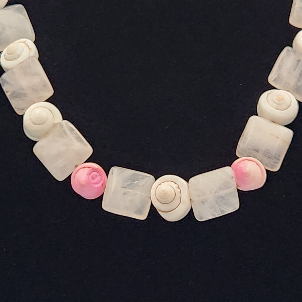 Shells and White Quartz Square Shapes Necklace