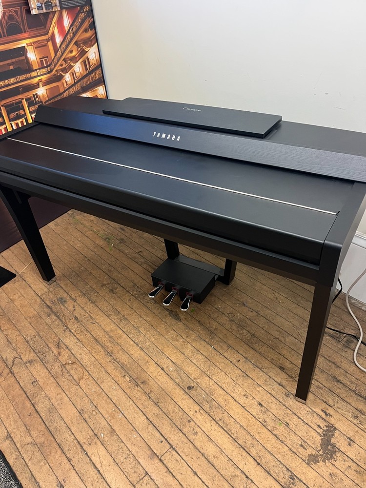 Yamaha Clavinova CVP809 piano