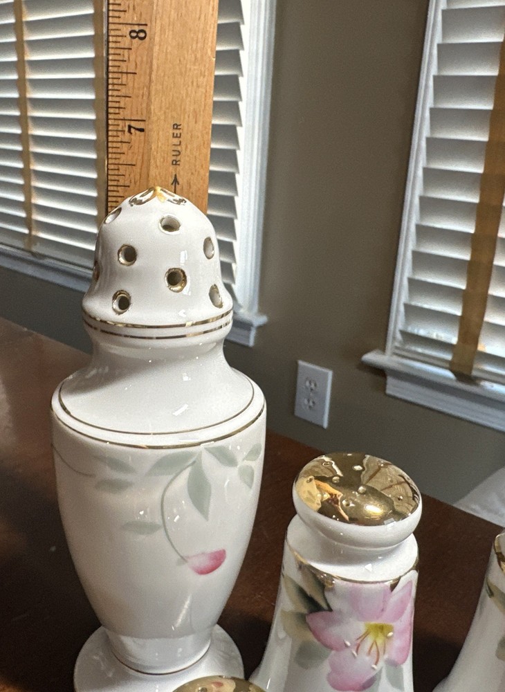 VTG Noritake Azalea Shakers