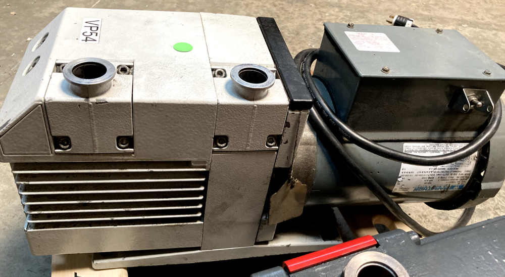 TRIVAC Leybold D16B Rotary Vane Vacuum Pump