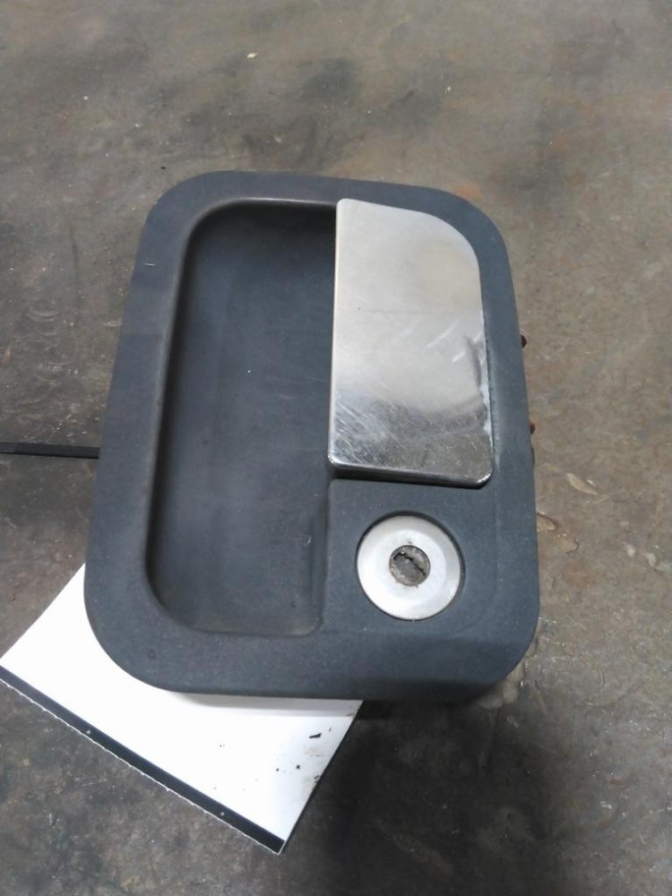 For 2005 PETERBILT 387 DOOR HANDLE Left , MD