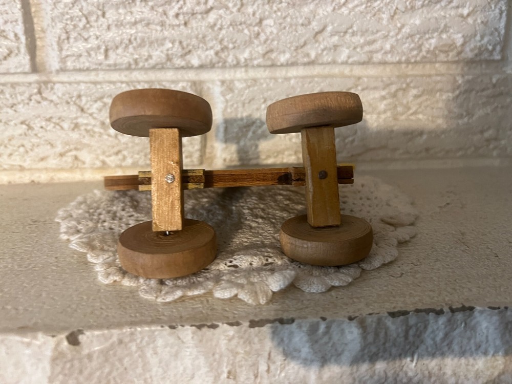 Debeck Spark Plug Platform toy