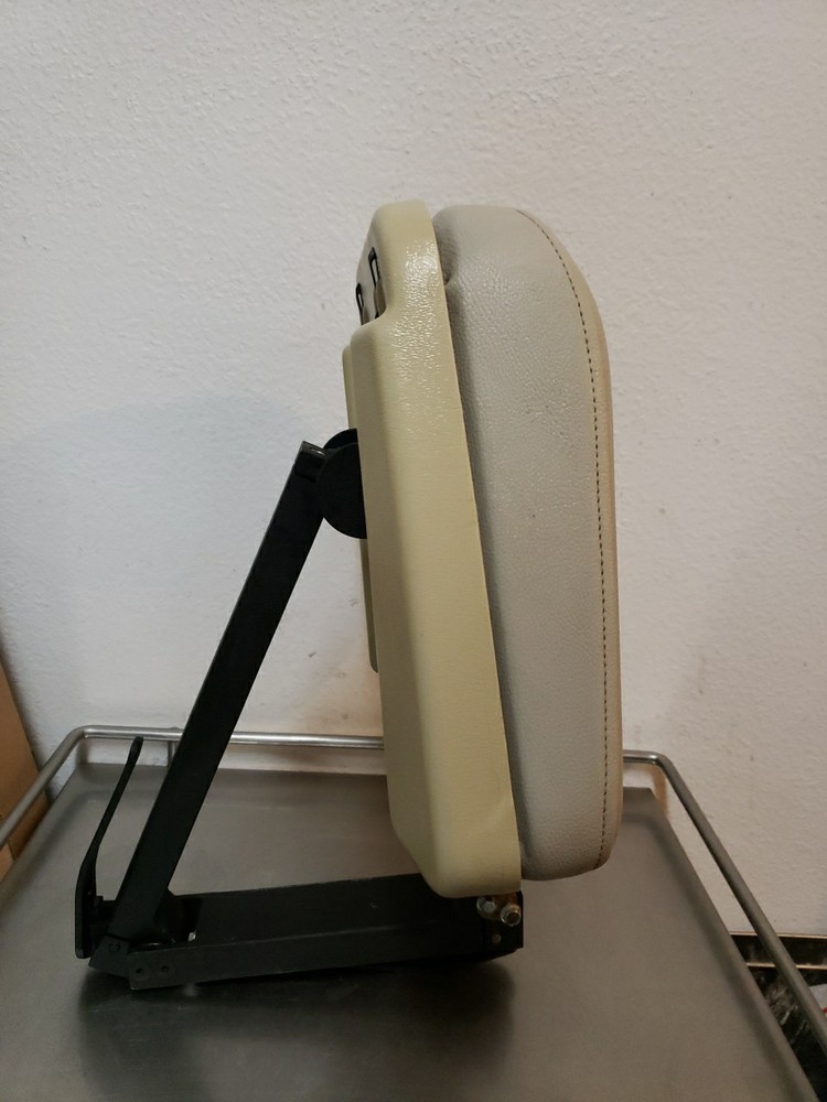 Headrest For A Midmark Chair 75L