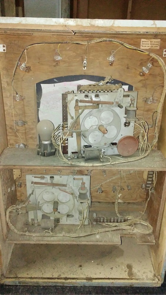 1946 ANTIQUE WILLIAMS ELECTRONICS SMARTY ARCADE SIZE PINBALL MACHINE.