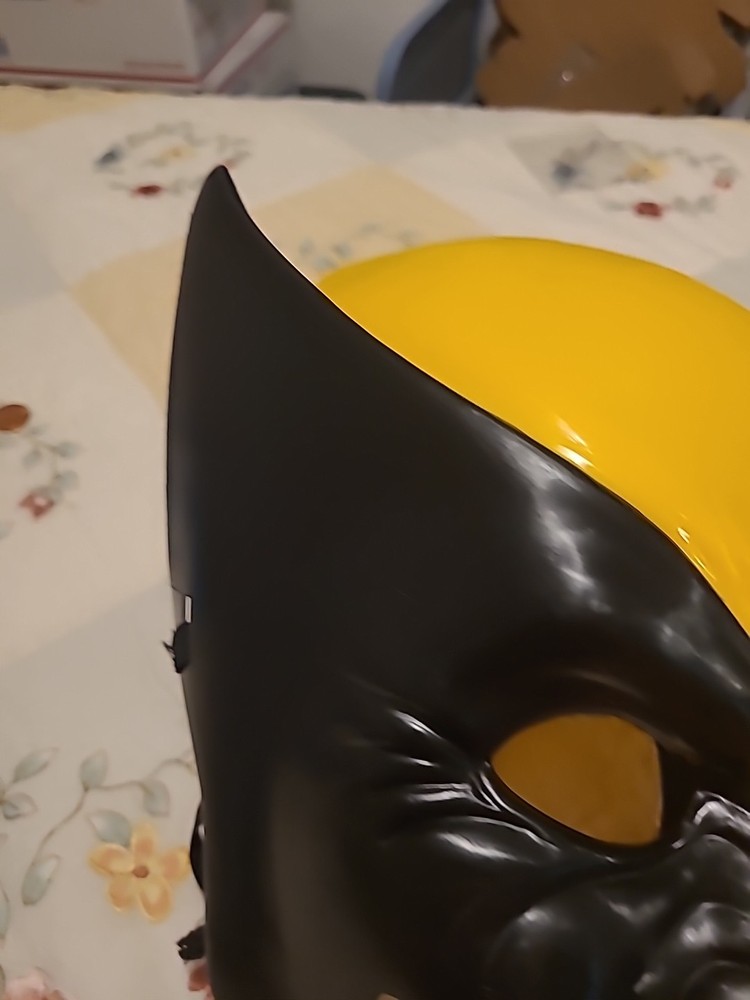 Vtg. Marvel Woverine Mask