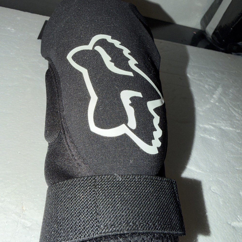 Fox Head Racing Launch D30 Elbow Guard Black Size Small NWT