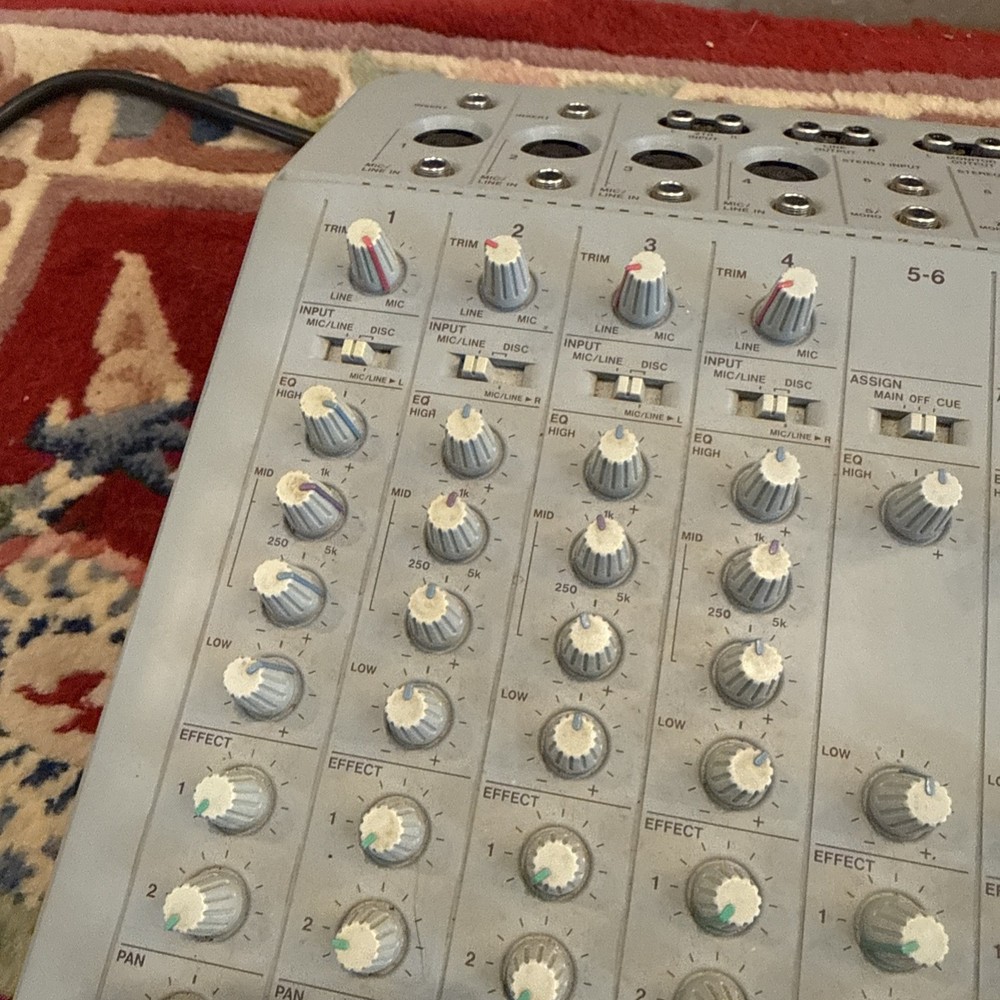 Tascam Digital PortaStudio 564 - Powers On / Untested