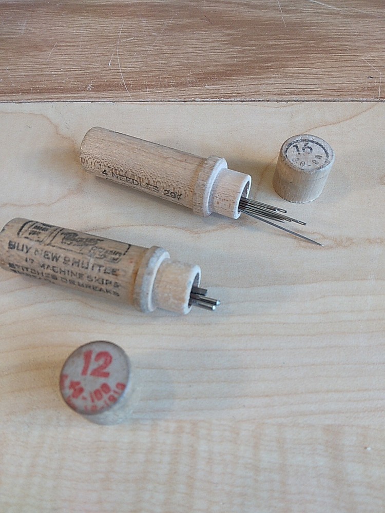 Vintage Plastic Sewing Caddy-Handle & Magnetic Needle Holder Loaded W/Accessory
