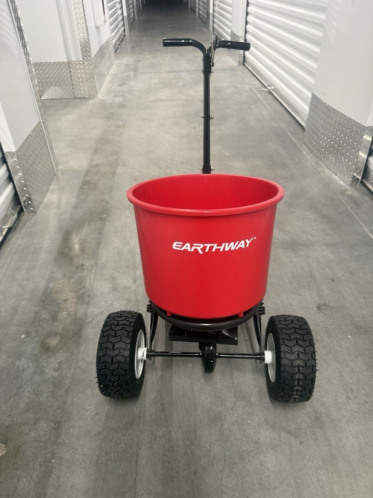 EarthWay 2600A Plus Broadcast Spreader-Used-Good-Includes All Parts